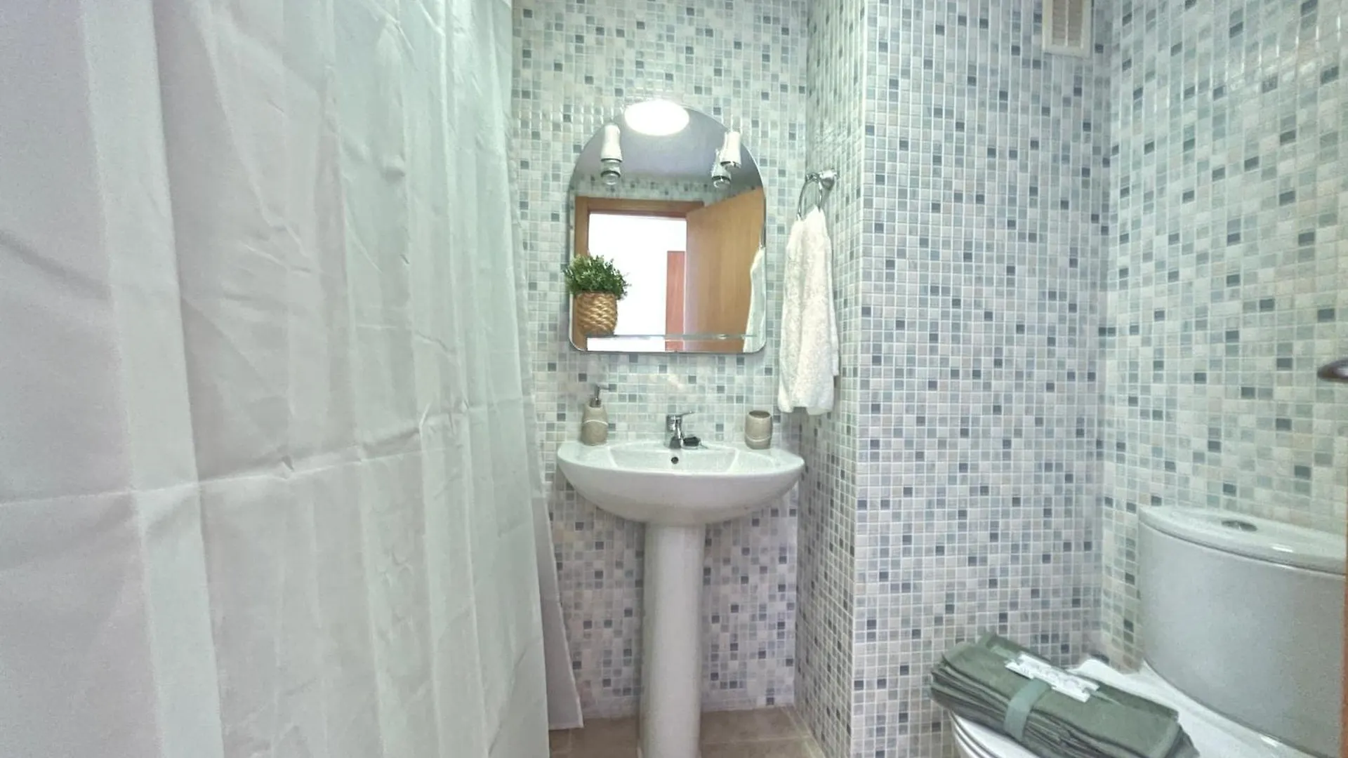 Tropical Chic Apartment Casares 0*,